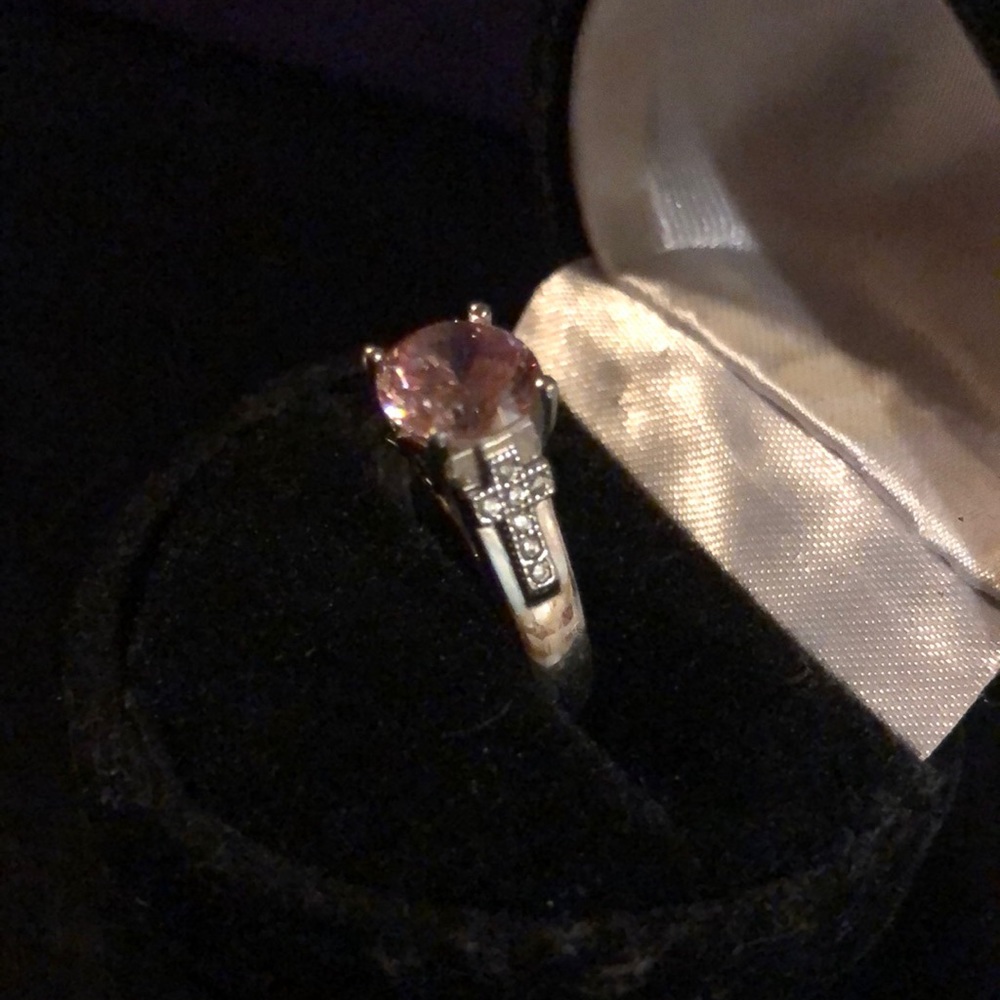 Ring - Picture 3 of 3